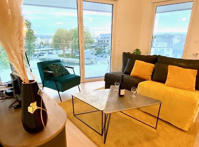 Presqu'ile De Caen, Terrasse & Parking