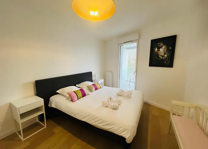 Presqu'ile De Caen, Terrasse & Parking Apartment *